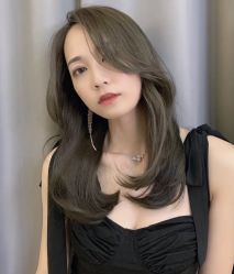 -变画·发型STUDIO