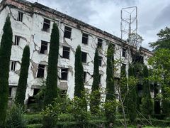 -四川汶川特大地震漩口中学遗址
