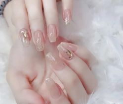 -雪奈传统美甲美睫