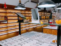 -罗伯特眼镜·蔡司官方授权(罗湖国贸店)