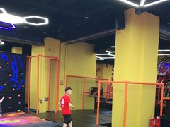 -爱蹦iBOON蹦床运动馆(江汉店)