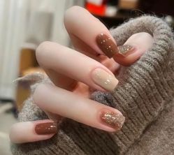 -桃色美甲沙龙