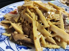 -天天向上素食餐厅(五台山店)