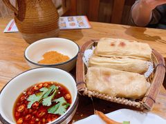 -老滇山寨•云南特色菜•地方菜•民族风情歌舞表演(金碧店)