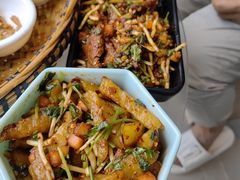 -包整·丝娃娃(一览甲秀楼风景店)