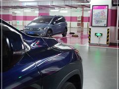 -阳光天地停车场(唐镇店)