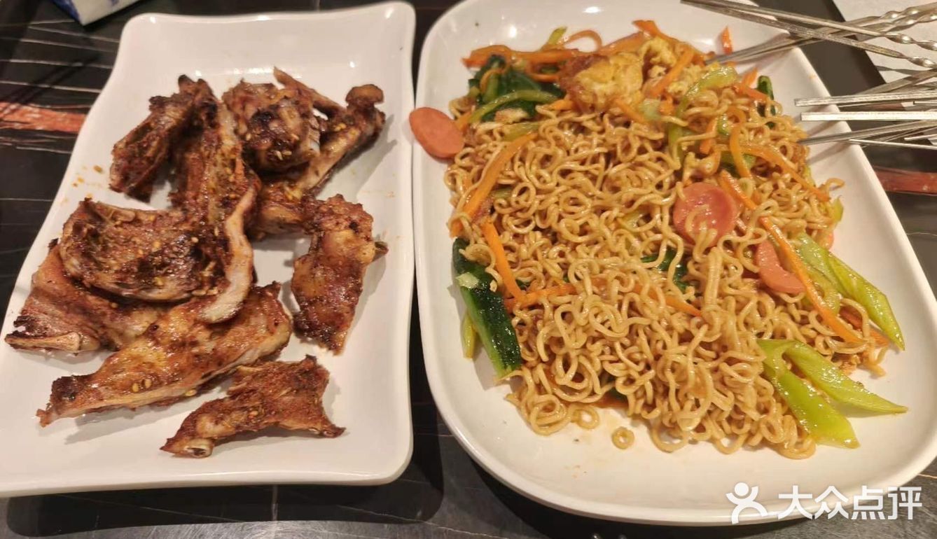 口岸附近，来一场烧烤与欧洲杯[啤酒]的聚会