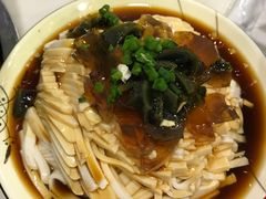 -虾弄弄海派小龙虾·牛羊蝎子火锅