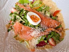 烟熏三文鱼色拉-YUE·6·西式融合餐厅(外滩六号店)
