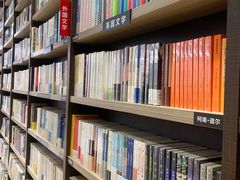 -钟书阁(群光广场店)