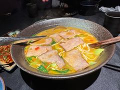 小锅牛肉米线-松茸小馆·云南特色餐厅