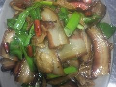 大脚菌炒腊肉-郑件洋芋饭庄
