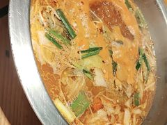 -野山舂·贵州现舂酸汤火锅(鸿通城店)