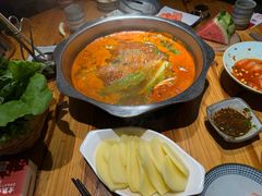 -野山舂·贵州现舂酸汤牛肉(鸿通城店)