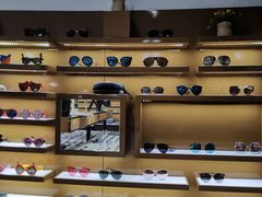 -罗伯特眼镜·蔡司官方授权(罗湖国贸店)