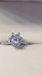 -威德钻石-克拉钻大本营(南京东路店)