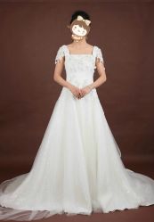 点击看大图 主婚纱-FIONA MAKE UP恋妆造型