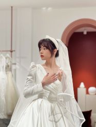 -派丽莫Pellimo原创设计婚纱品牌