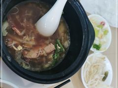 -闫家驴肉老店(华电一校店)