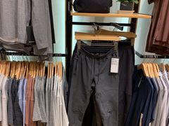 -lululemon(上海浦东IFC店)