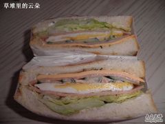 火腿蛋三明治-巴黎贝甜(卫清西路店)