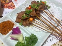 -小董哥烤串·爆汁大油边(故宫店)