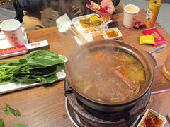 -阿润打边炉·鲜切鸡煲(华漕店)