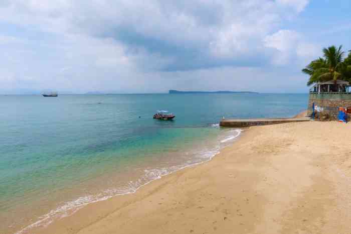 蓝宝石沙滩-"本来想去南澳广场那边的沙滩的,没想到去的.