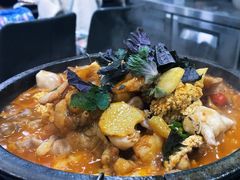 -大富蚝乌东哥饭店·石锅鱼杂·柠檬鸭(革新路店)
