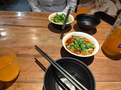 -万记麻辣烫国展总店