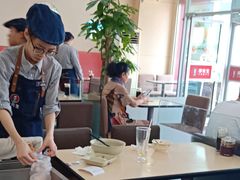 大堂-李先生牛肉面大王(营口大润发店)