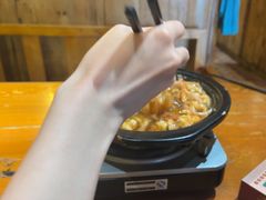 -老滇山寨•云南特色菜•地方菜•民族风情歌舞表演(金碧店)