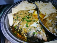 -阿瓦山寨·湘菜现炒·剁椒鱼头王(咸阳总店)