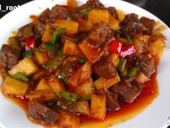 土豆燒牛肉-巴扎美食·新疆菜·西域歌舞表演餐厅(新疆大厦店)