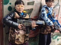 -东湖小天池真人CS彩弹野战基地