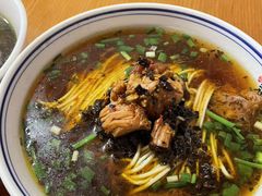 -矮子粉店1985·长沙米粉(湘春路店)