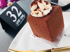 -UNI UNI(环亚凯瑟琳店)