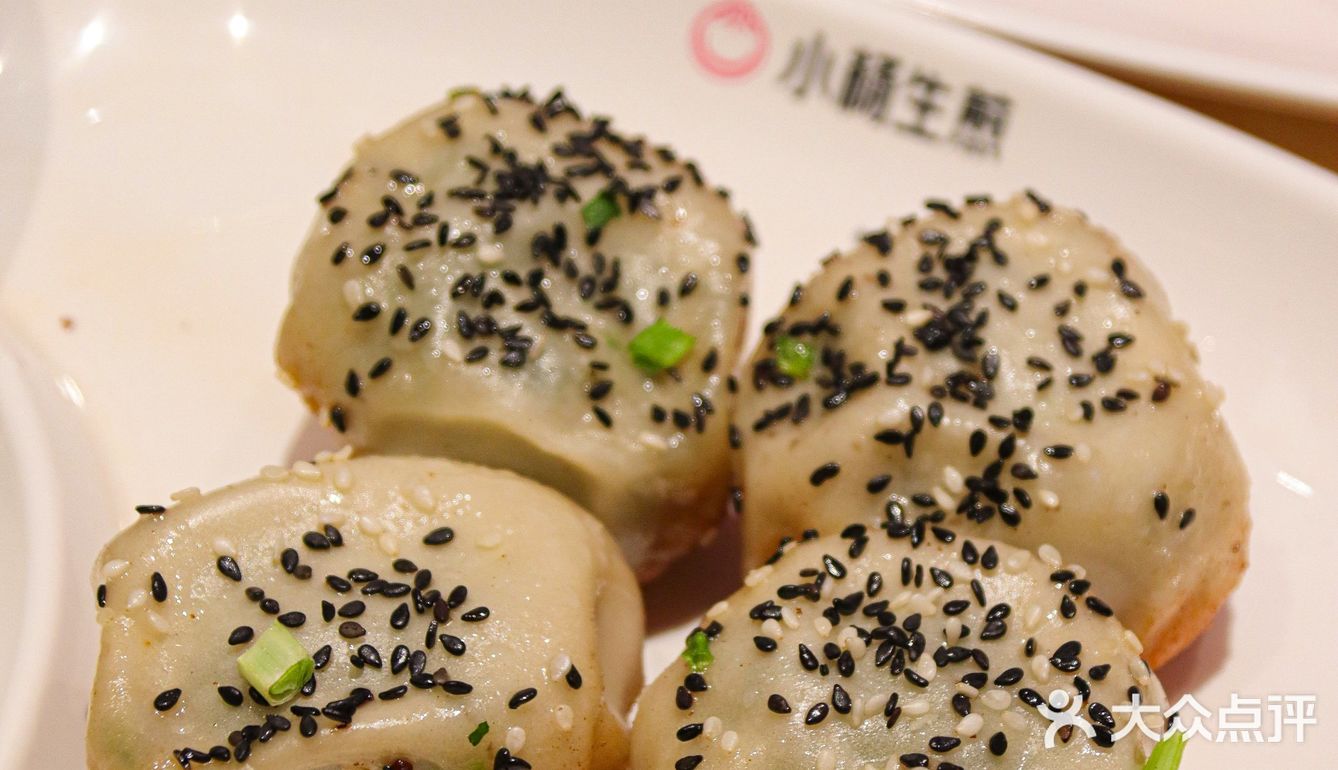 春日限定美味怎么能少得了这口荠菜生煎呢🔥