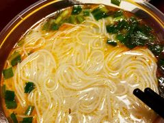 -梁老三麻辣鸡头(汝河小区店)