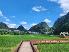 -高荡千年布依古寨旅游景区