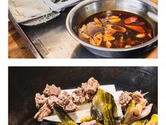 放入锅中加汤-姐弟小东北·铁锅炖