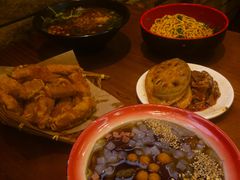 -爆炸头阿姨小四川正宗川味小吃(无任何分店)