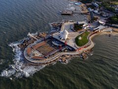 -北戴河碧螺塔海上酒吧公园