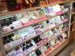 -三福时尚(三峡广场华夏银座店)