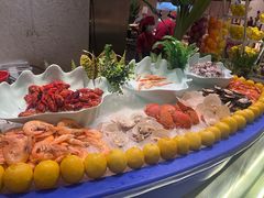 -广州万富希尔顿酒店·感趣自助餐厅·金秋蟹宴生蚝海鲜刺身