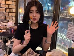 -BHC炸鸡(明洞总店)