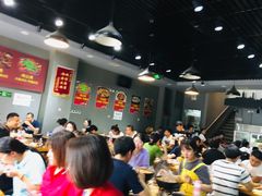 大堂-范贤光鸡公煲(平乐园总店)