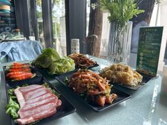 -思念果岭湖畔花房餐厅