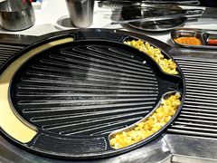 -山野的朋友露营炭火烤肉