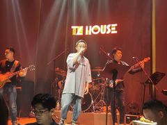 -TZ House音乐现场(来福士中心店)